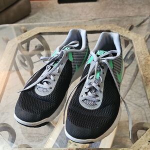 Men's Nike Black and Mint Green Running Shoes Size 10.5